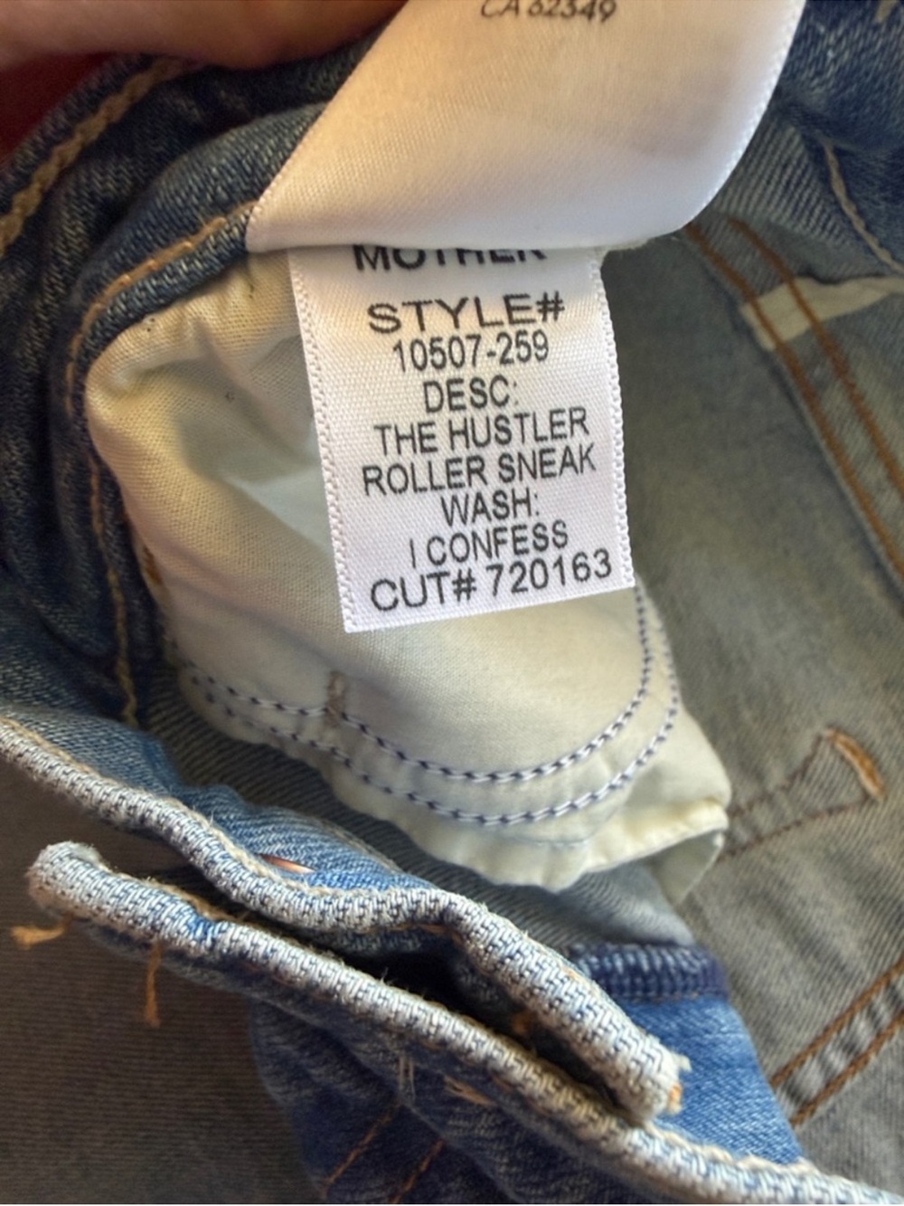 Mother The Hustler Roller Sneak Jeans - Picture 5 of 7